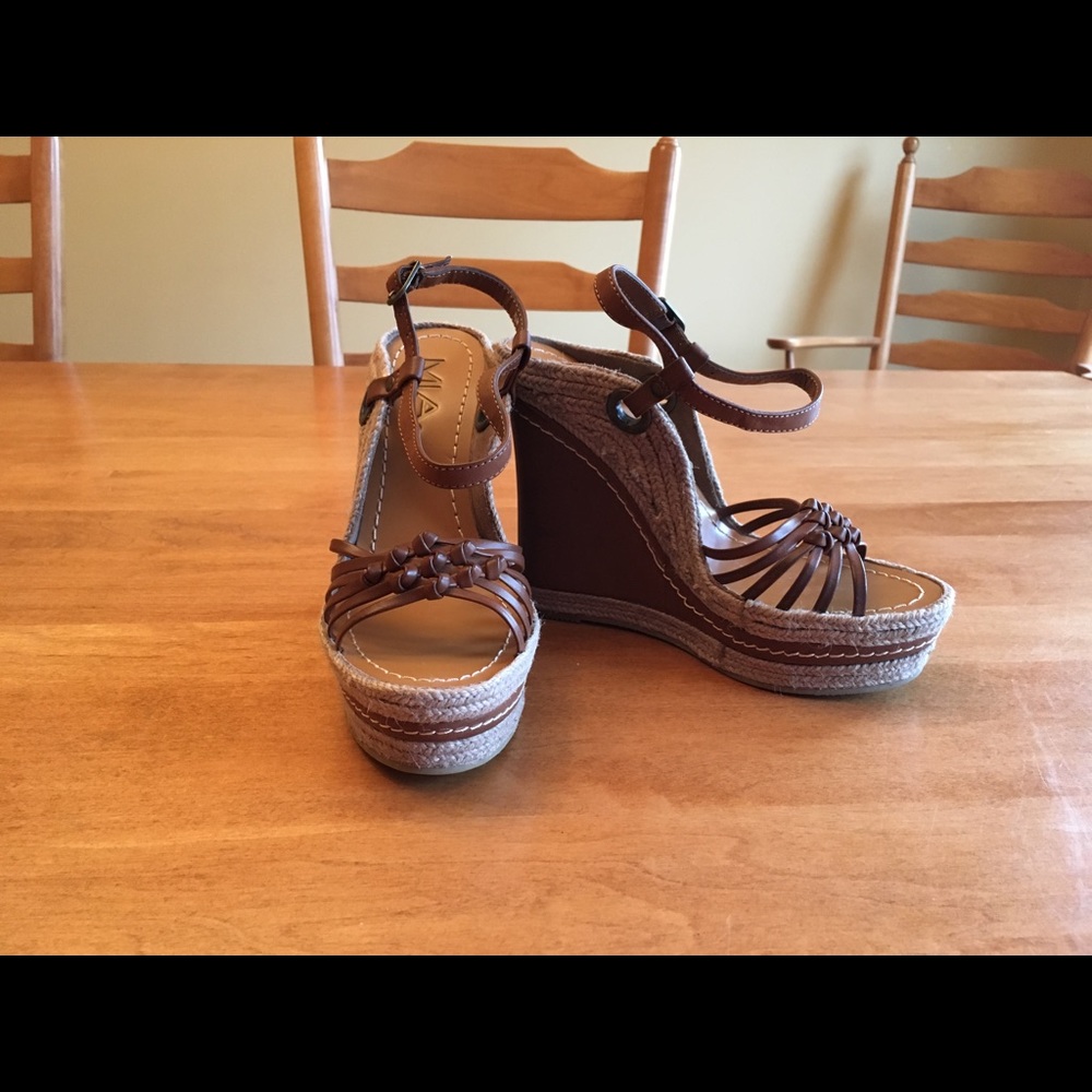 Mia size 7 1/2 heeled sandles
